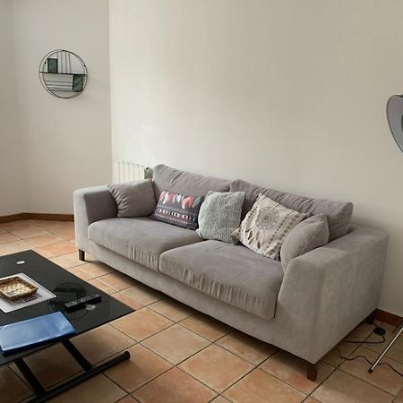 Appartement Avec Terrasse Gien Dış mekan fotoğraf