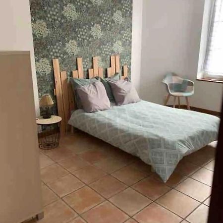 Appartement Avec Terrasse Gien Dış mekan fotoğraf